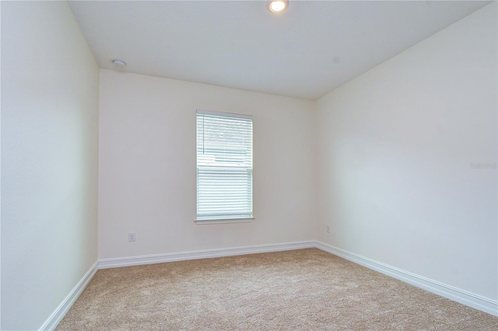 4749 ROLLING GREEN DR