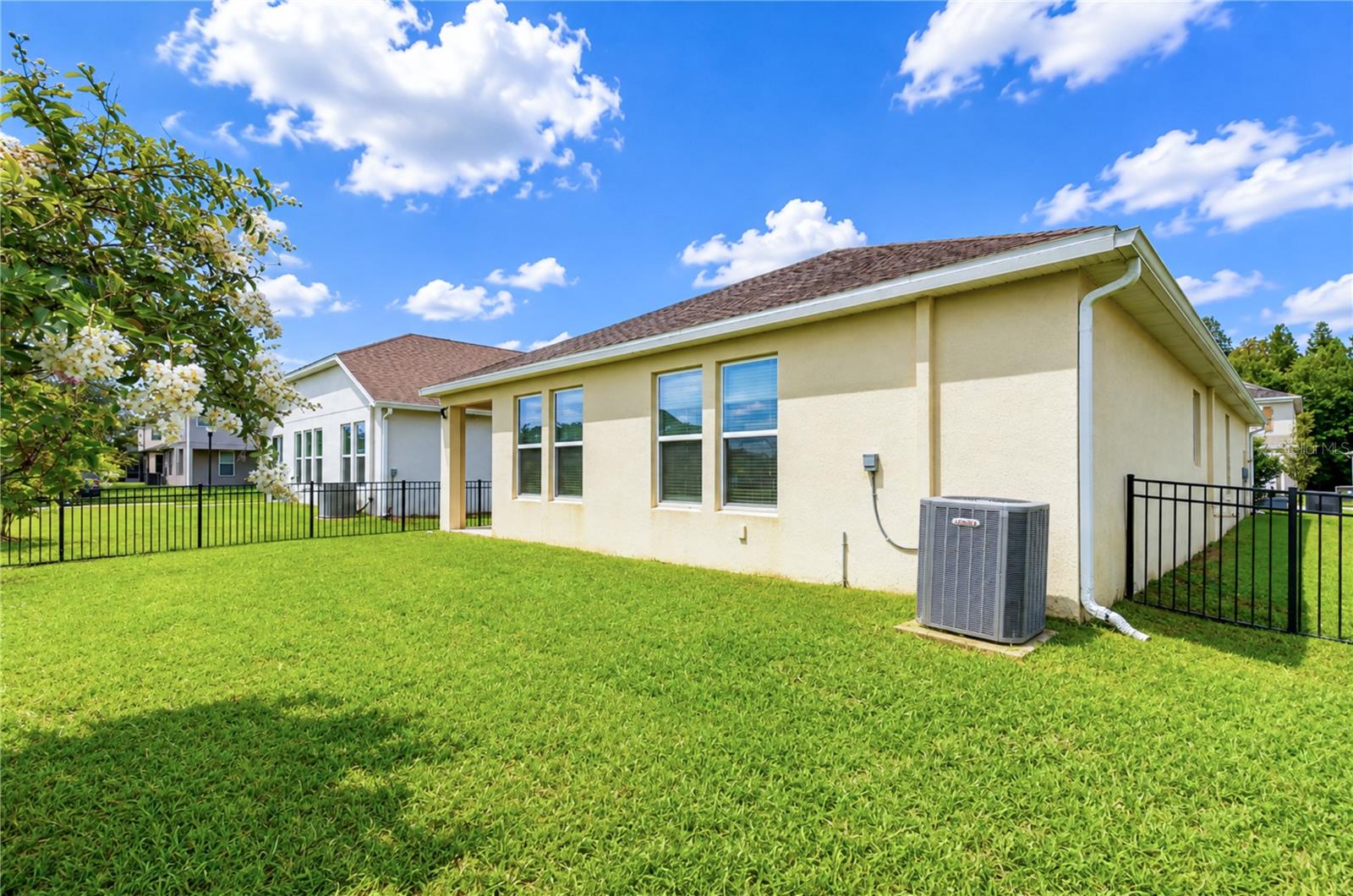 4749 ROLLING GREEN DR