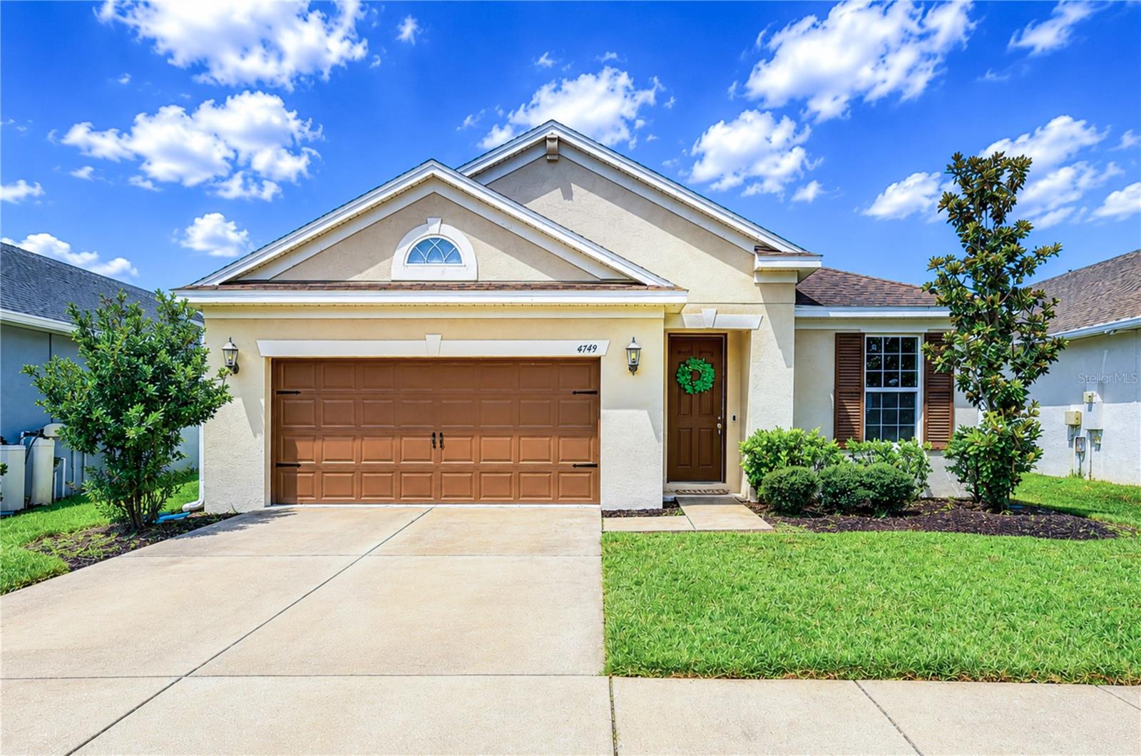 4749 ROLLING GREEN DR