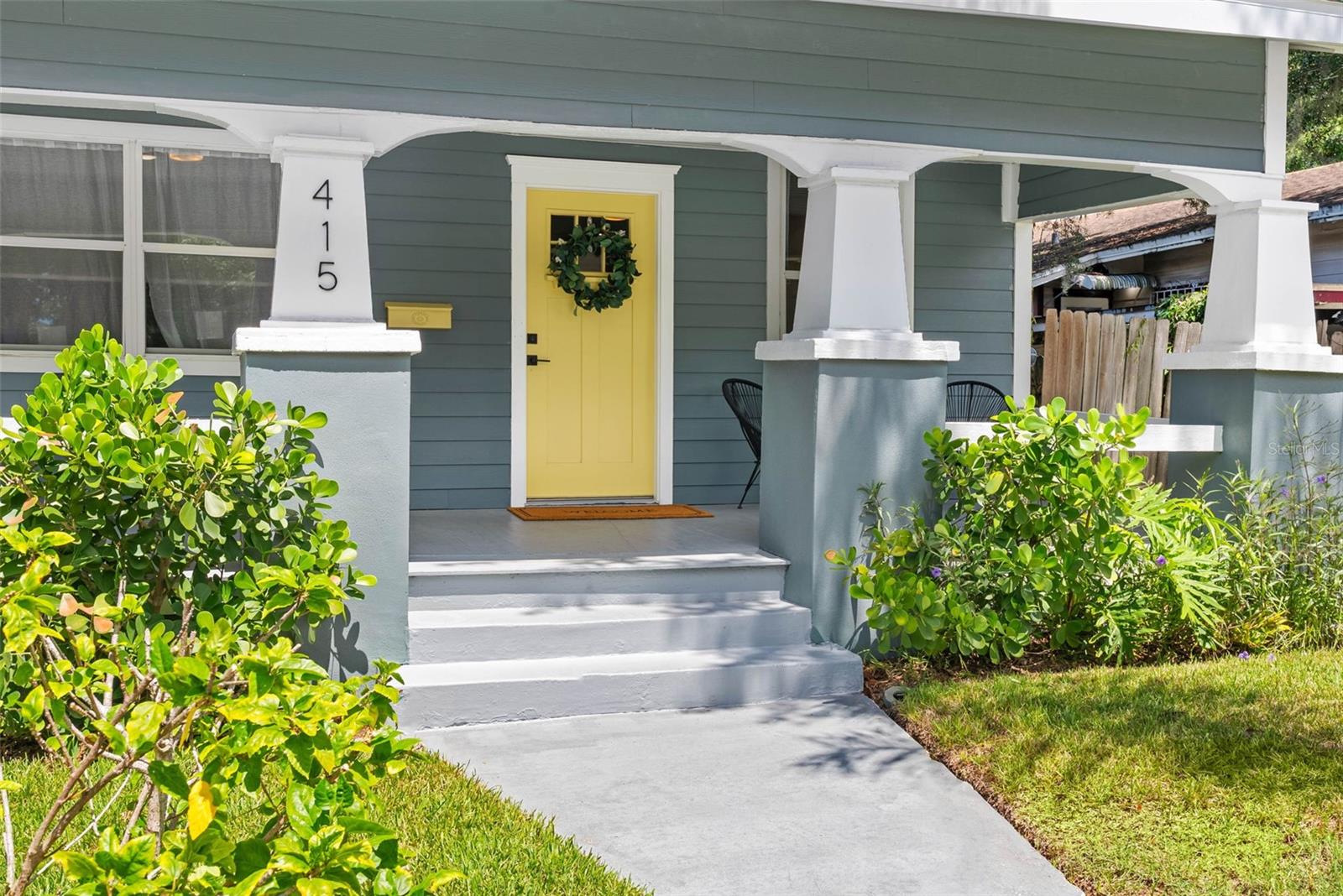 415 W AMELIA AVE