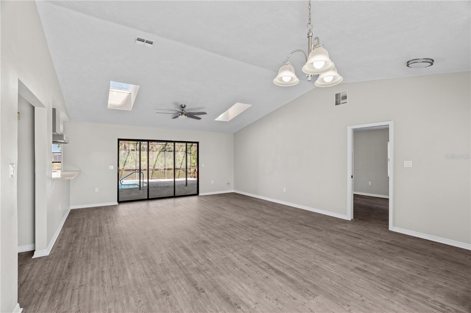 8121 DAMARA DR