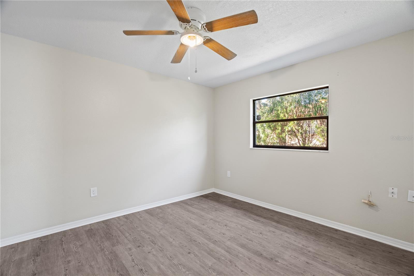 8121 DAMARA DR