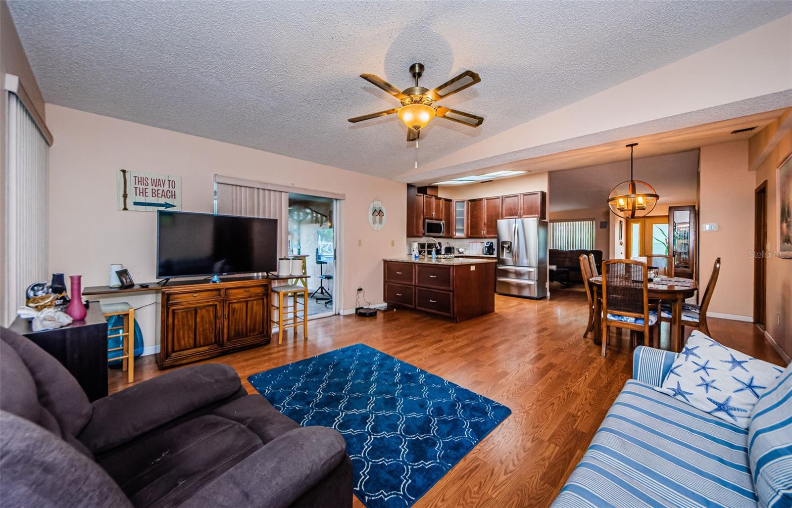 1004 ROSETREE LN