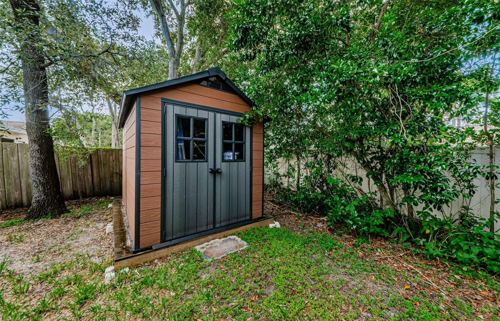 1004 ROSETREE LN