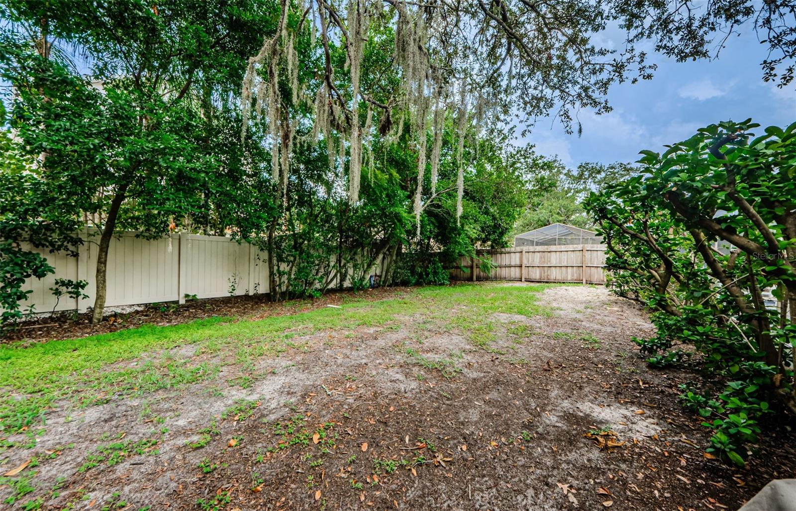 1004 ROSETREE LN