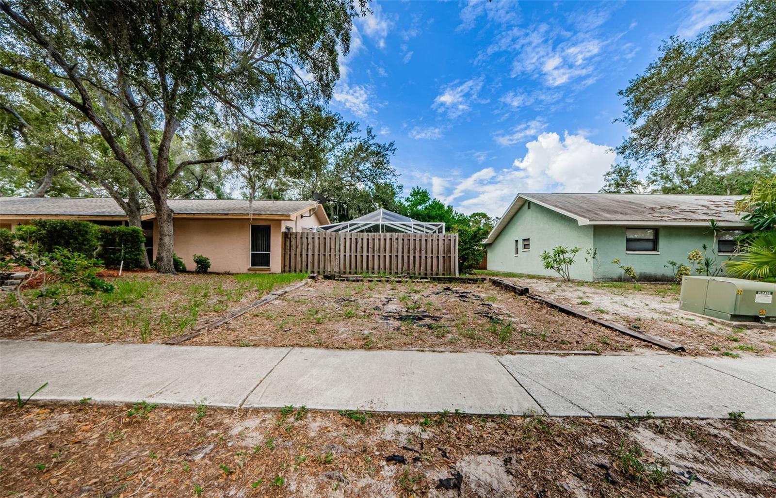1004 ROSETREE LN
