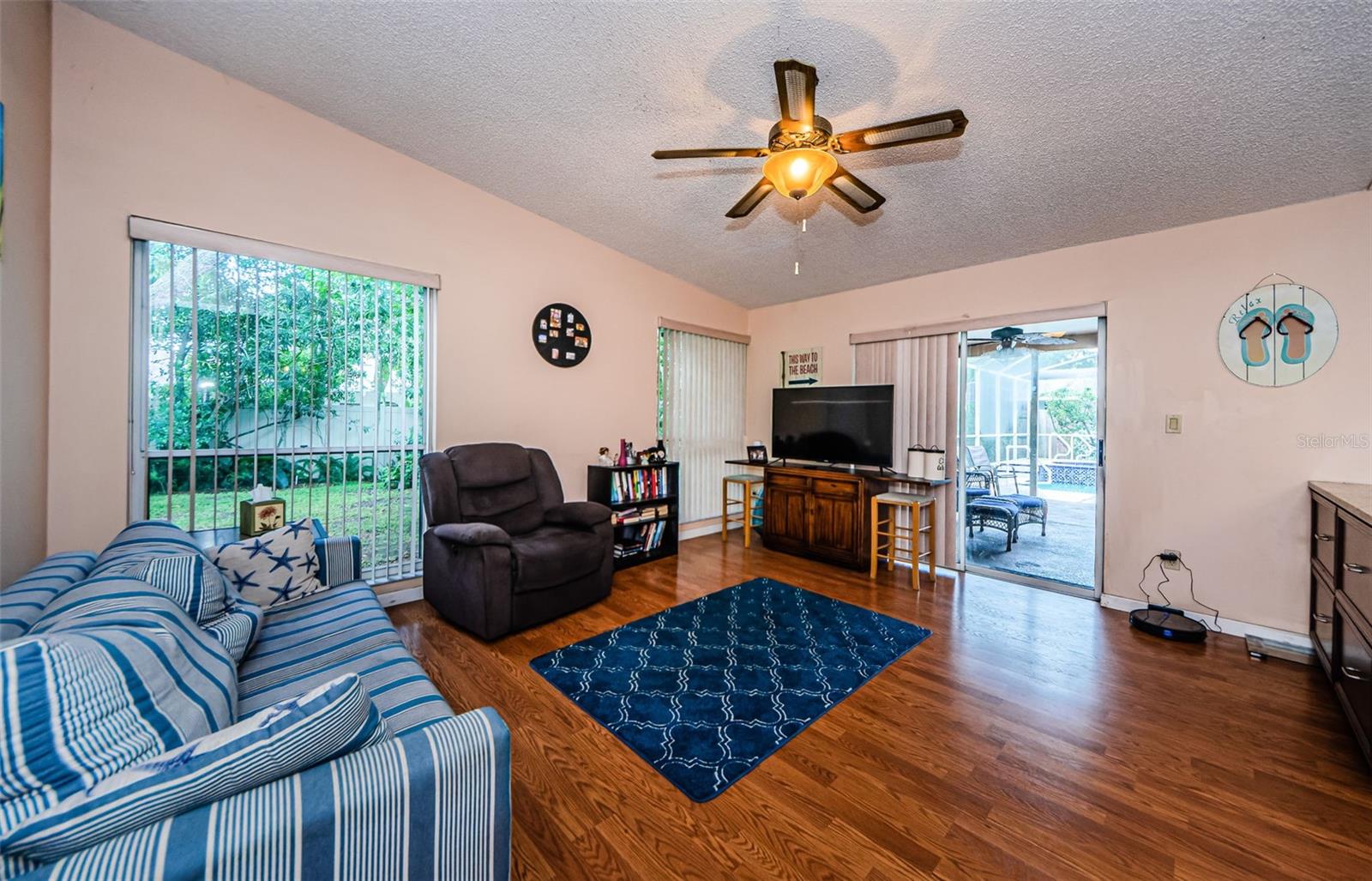 1004 ROSETREE LN