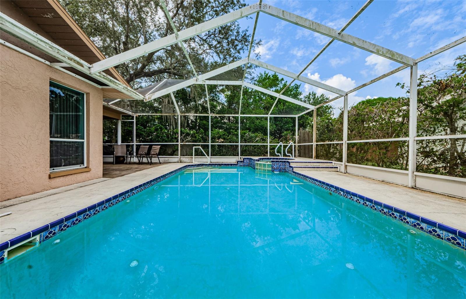 1004 ROSETREE LN