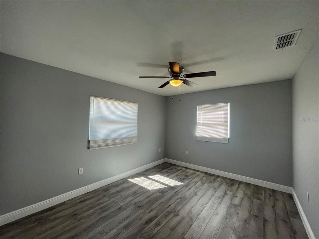 8654 FOX HOLLOW DR