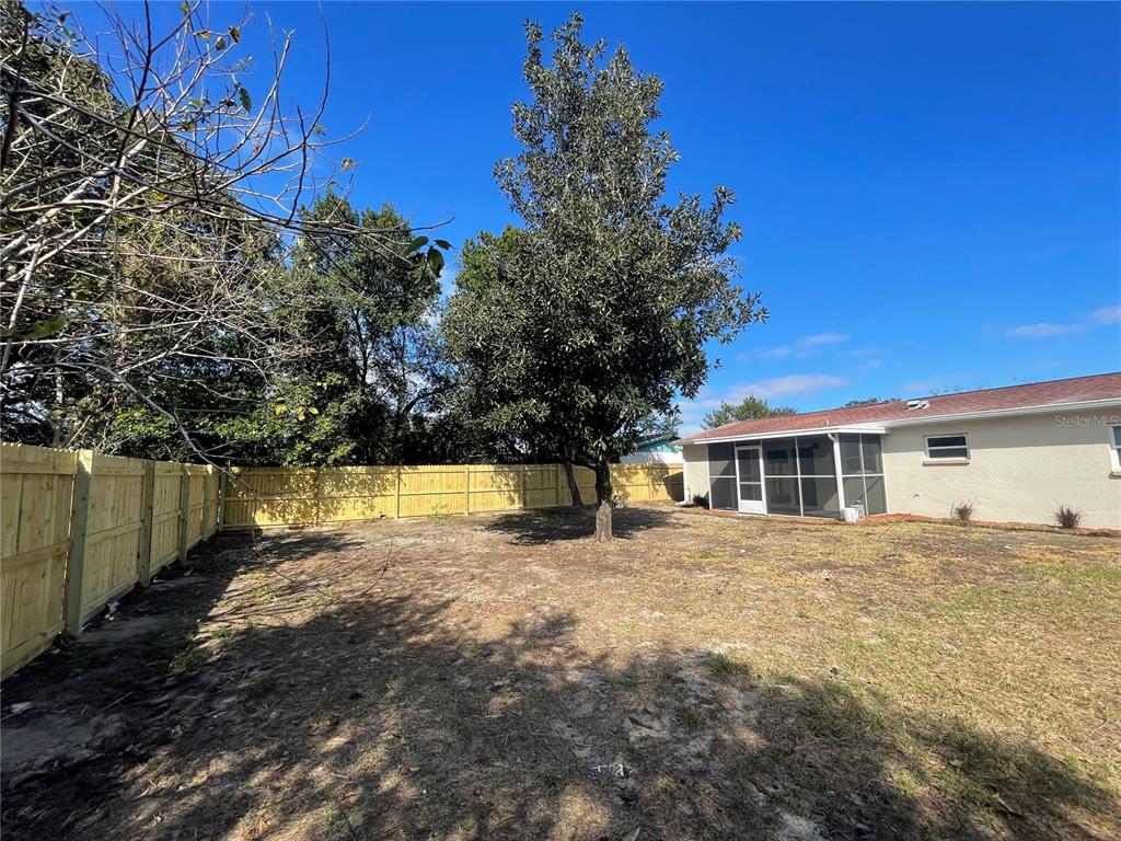 8654 FOX HOLLOW DR