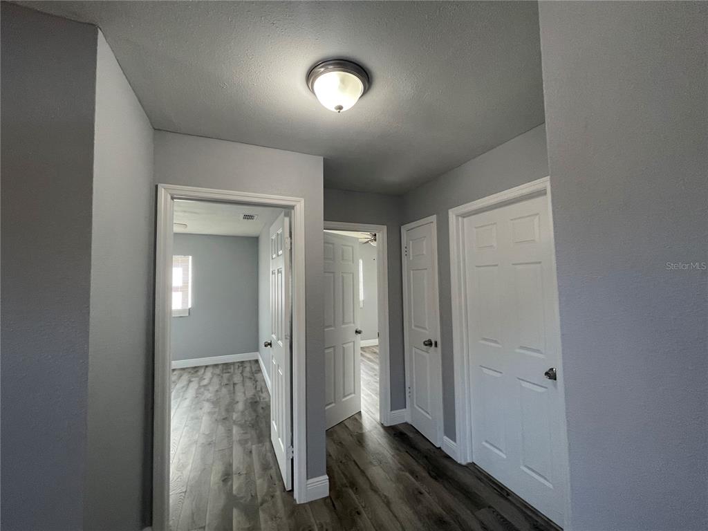 8654 FOX HOLLOW DR