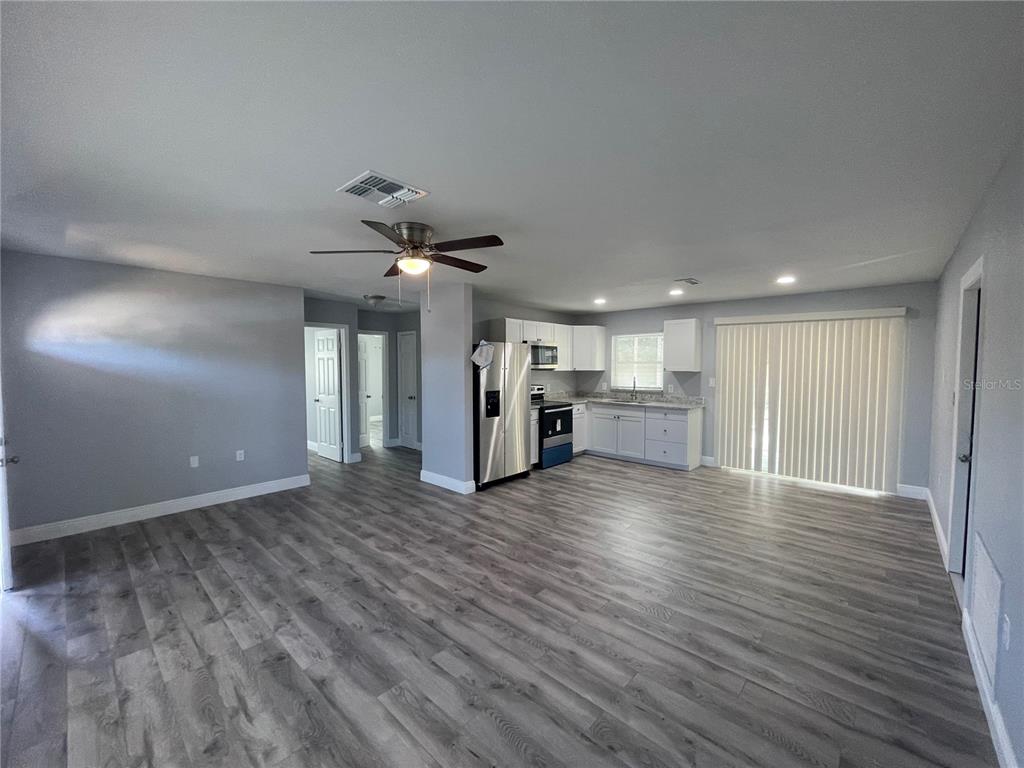 8654 FOX HOLLOW DR