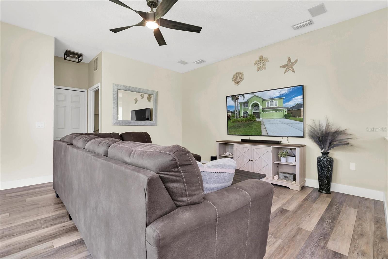 10423 TECOMA DR