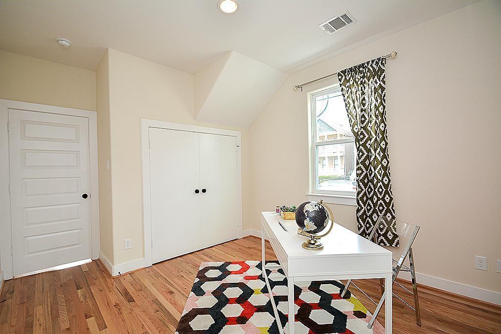 1548 W 23rd Street