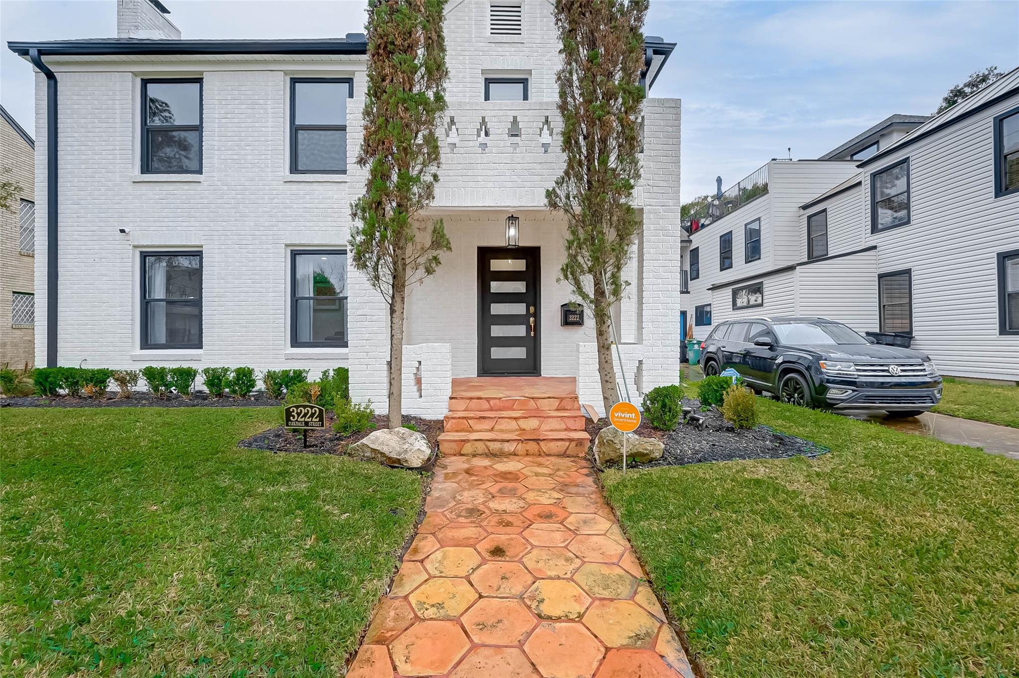 3222 Oakdale Street