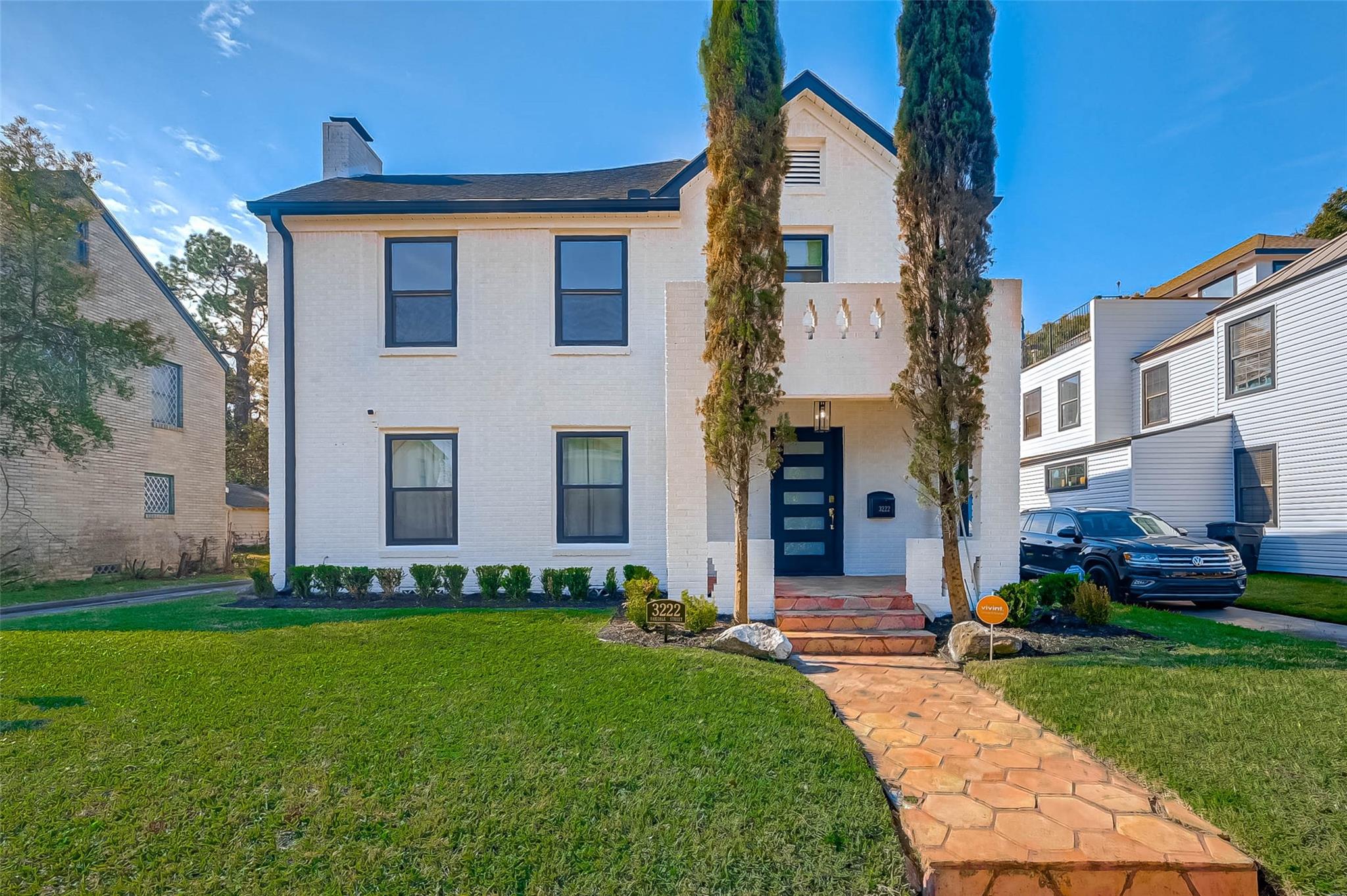 3222 Oakdale Street