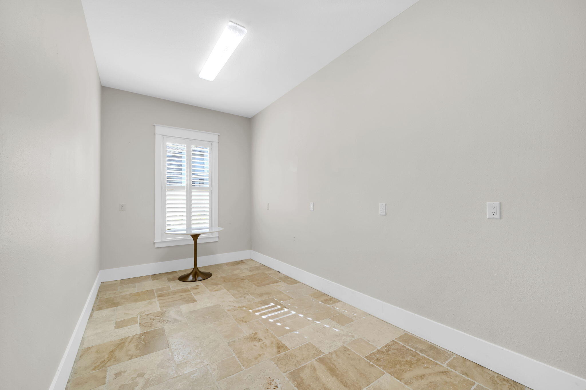 1530 W Island Green Lane