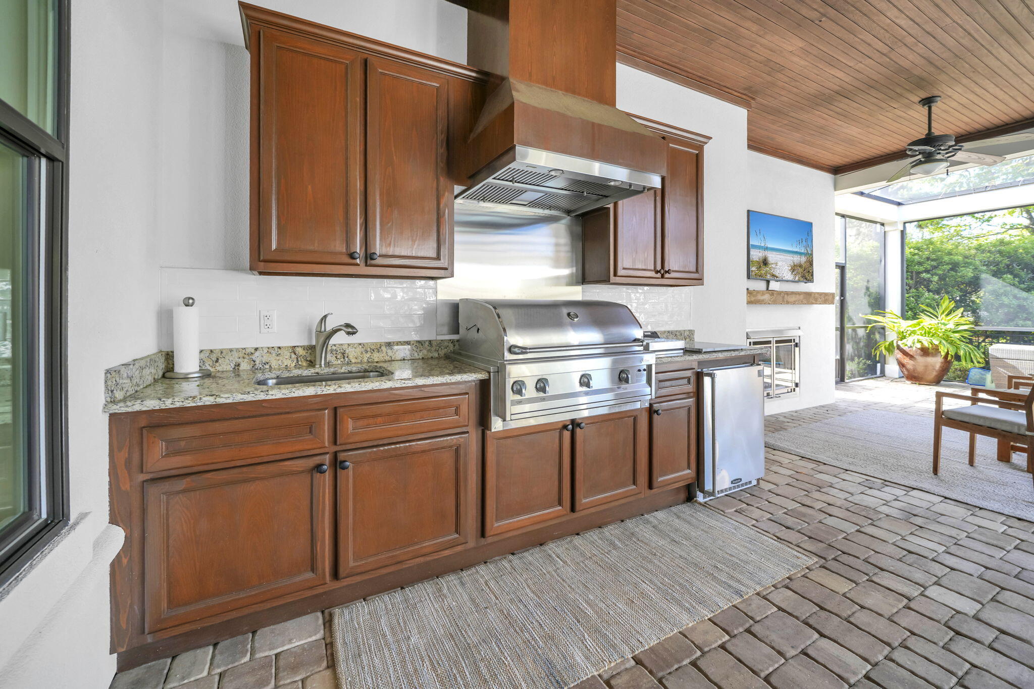 1530 W Island Green Lane