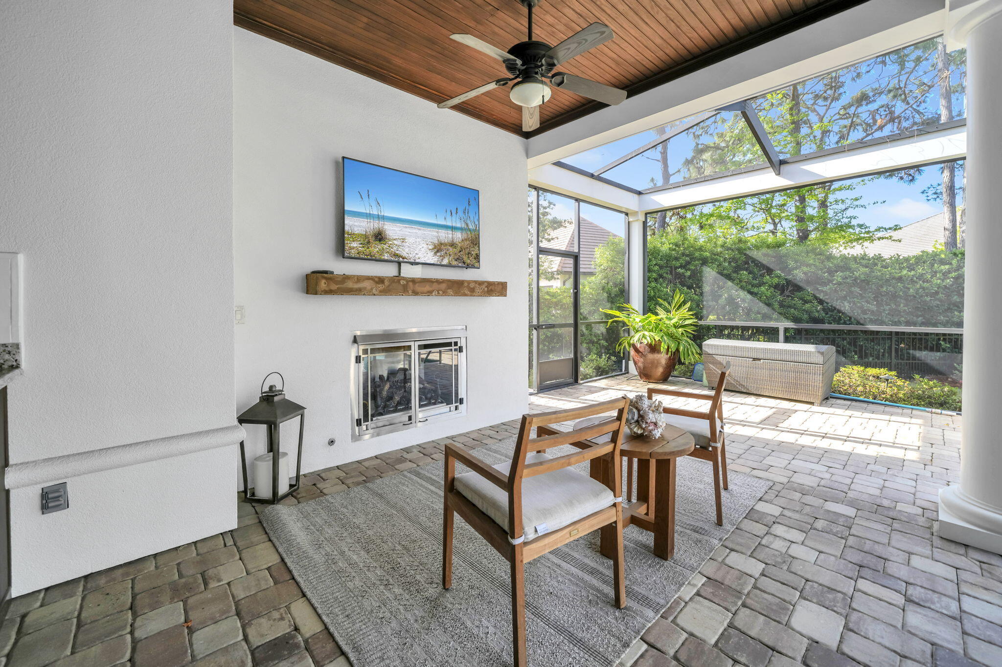 1530 W Island Green Lane