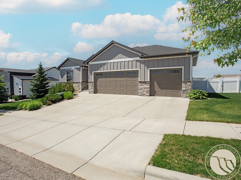 3212 Peregrine Lane