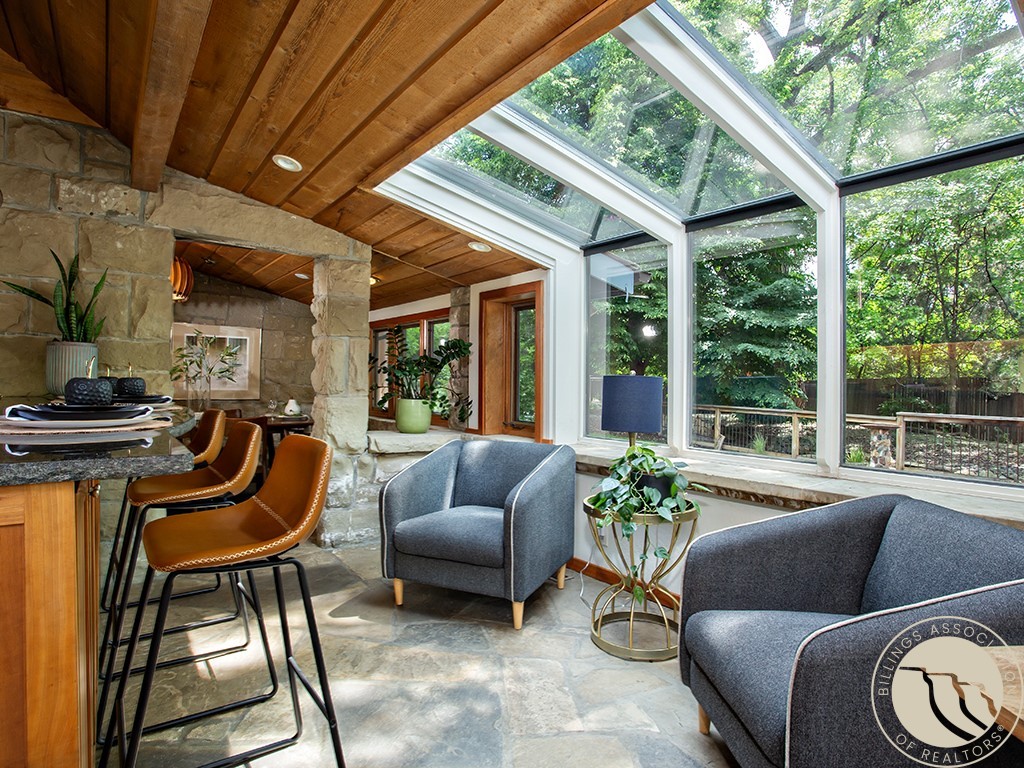 3106 Smokey Lane