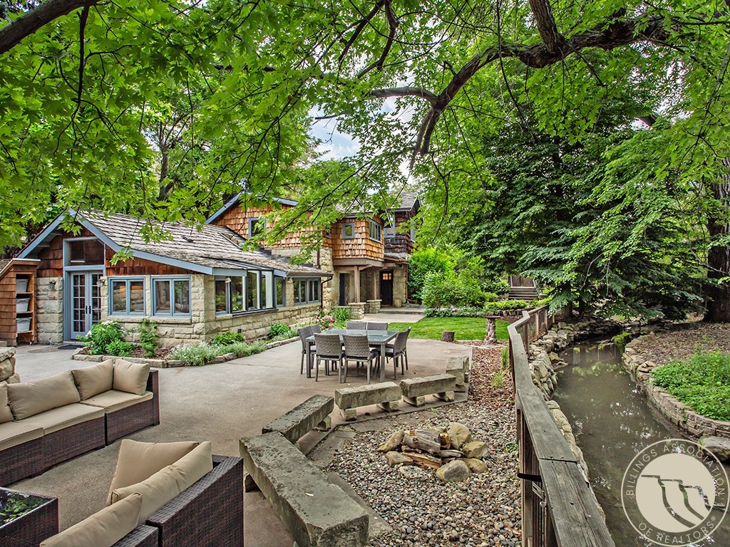3106 Smokey Lane