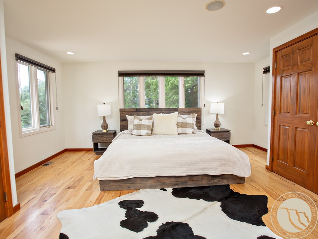 3106 Smokey Lane