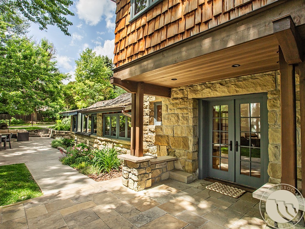 3106 Smokey Lane