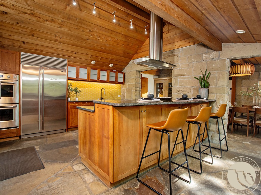 3106 Smokey Lane
