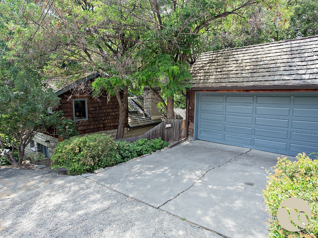 3106 Smokey Lane