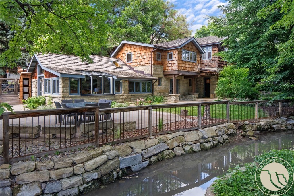 3106 Smokey Lane