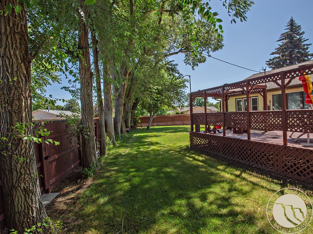 3203 Lynn Ave
