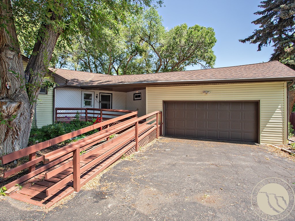 3203 Lynn Ave