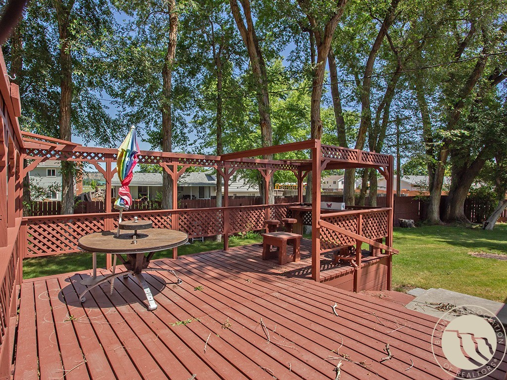 3203 Lynn Ave