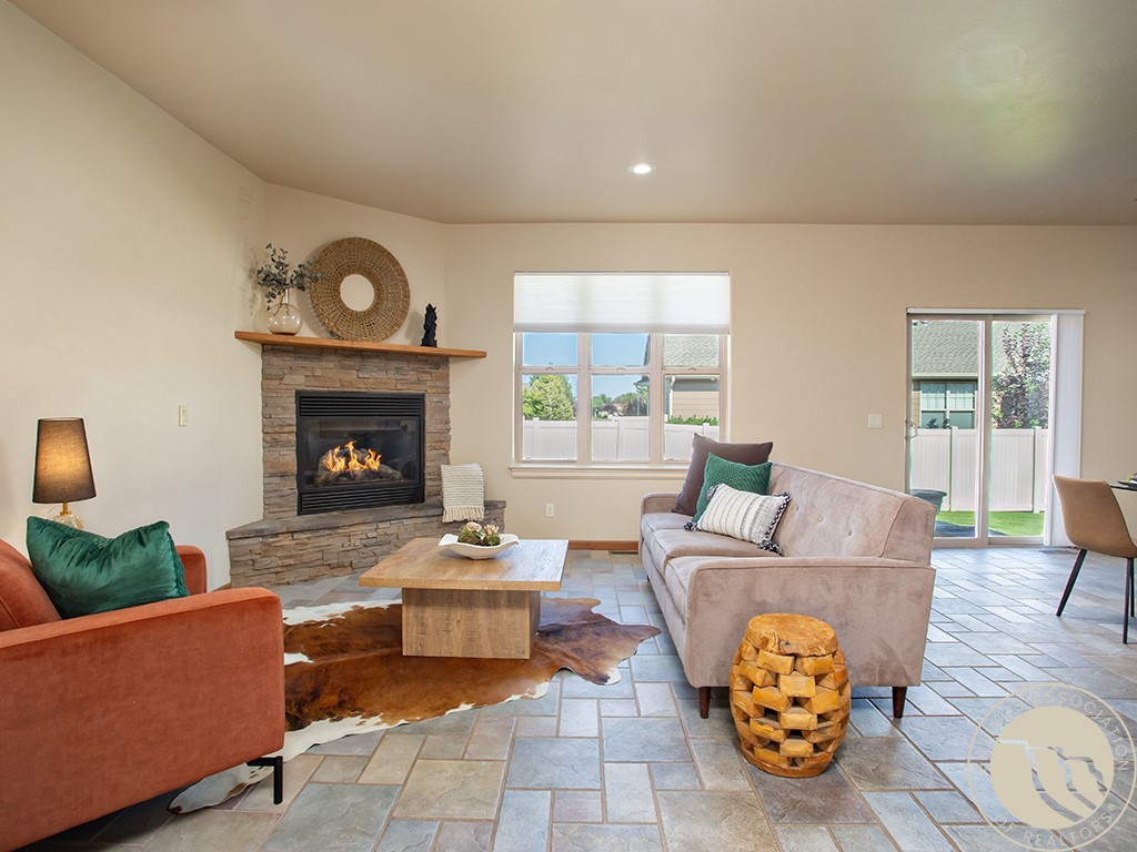 4231 Julaura Ln