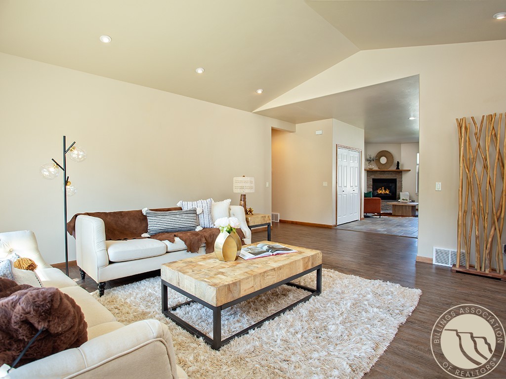 4231 Julaura Ln