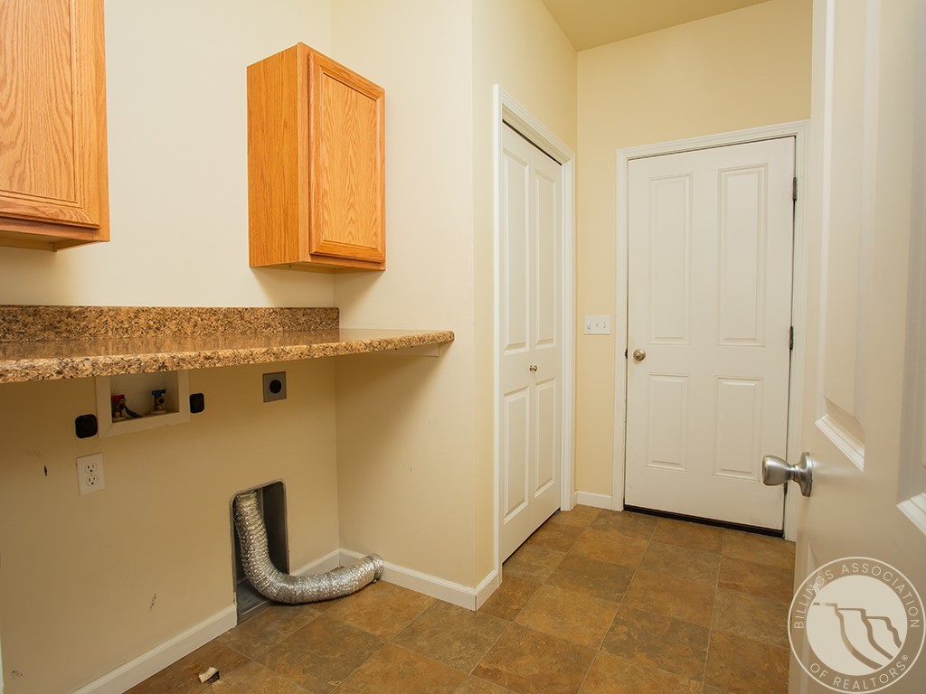 1428 Twin Oaks Dr