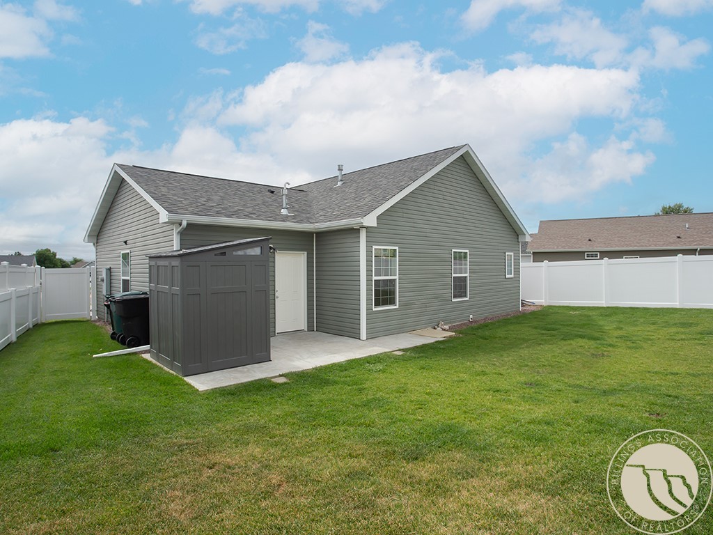 1428 Twin Oaks Dr