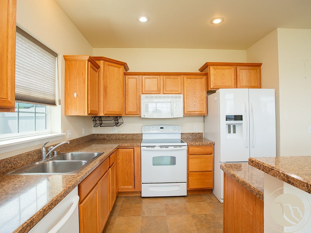 1428 Twin Oaks Dr