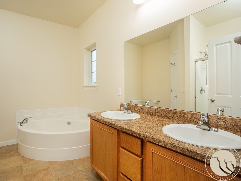 1428 Twin Oaks Dr