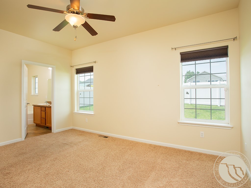 1428 Twin Oaks Dr