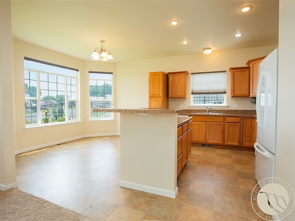 1428 Twin Oaks Dr