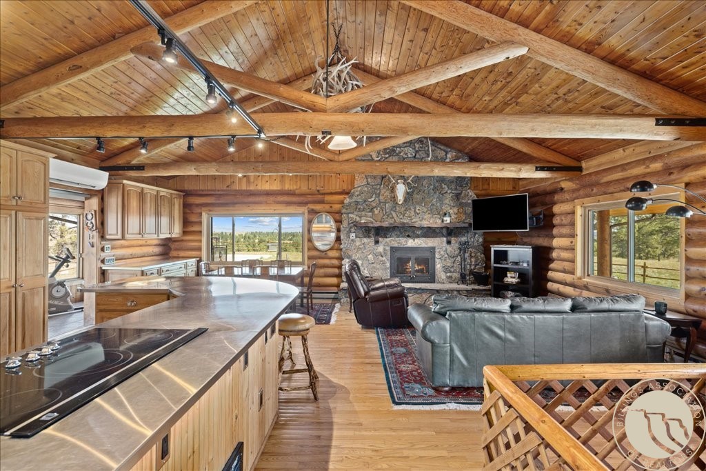 16167 Hwy 12 W