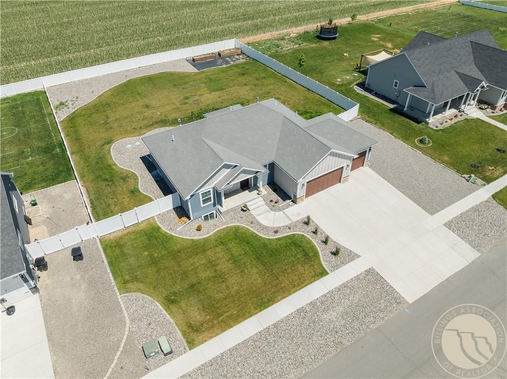 6737 Skycrest Dr
