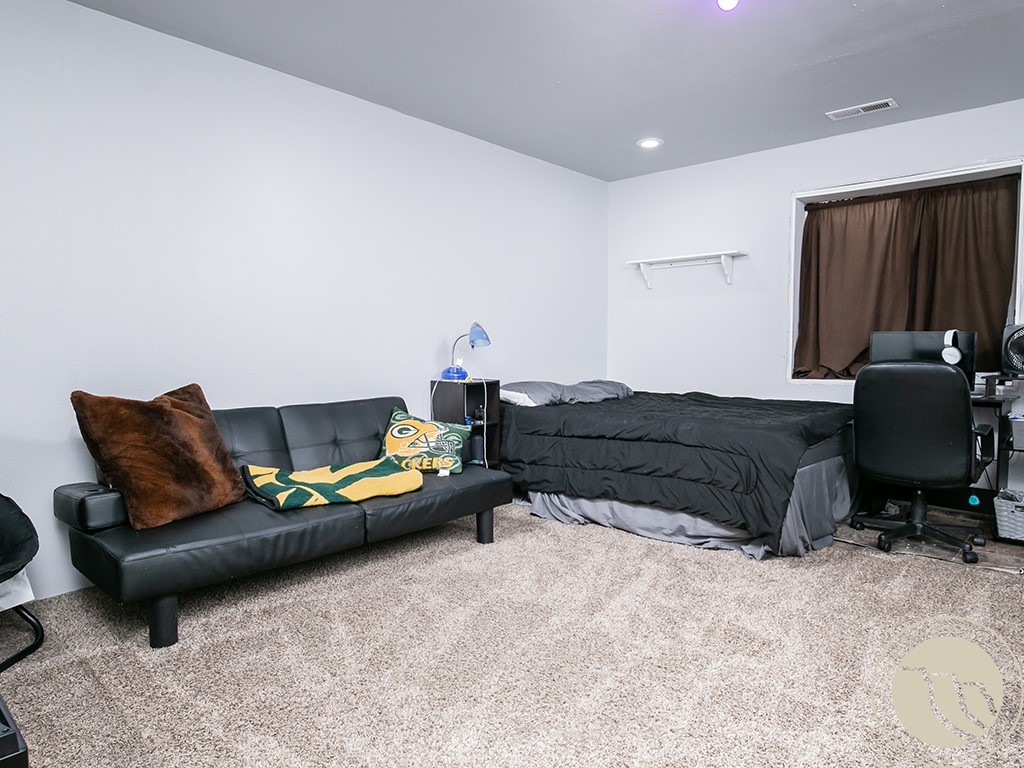 1414 Benjamin Blvd