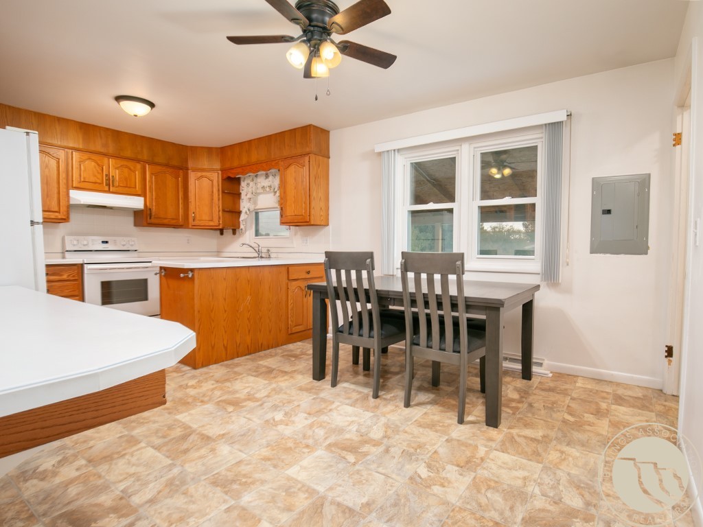 305 17th St W