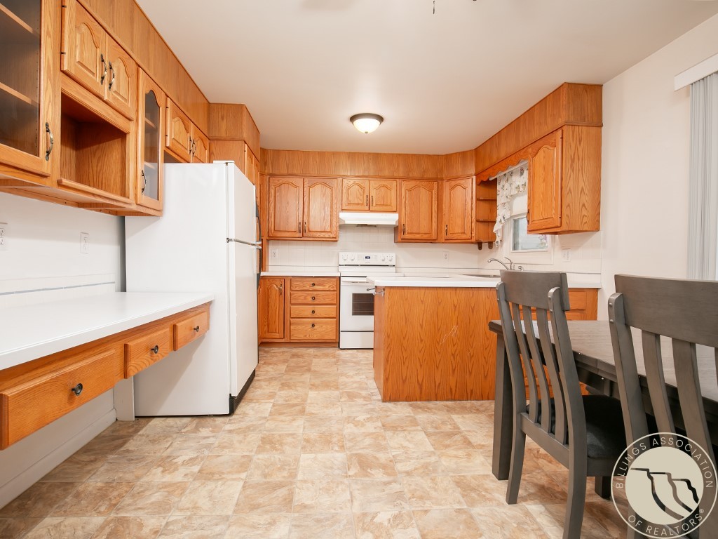 305 17th St W