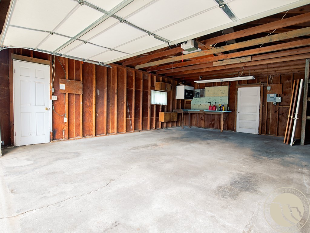 305 17th St W