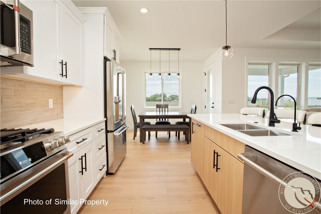 4613 Shining Light Lane