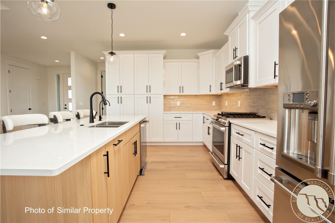 4613 Shining Light Lane